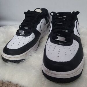 Nike Men's Black and White Sneakers